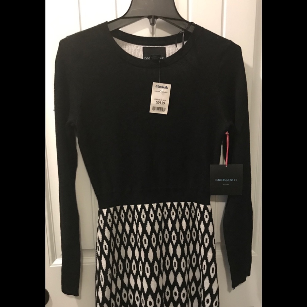 NWT CYNTHIA ROWLEY SIZE SMALL SWEATER DRESS